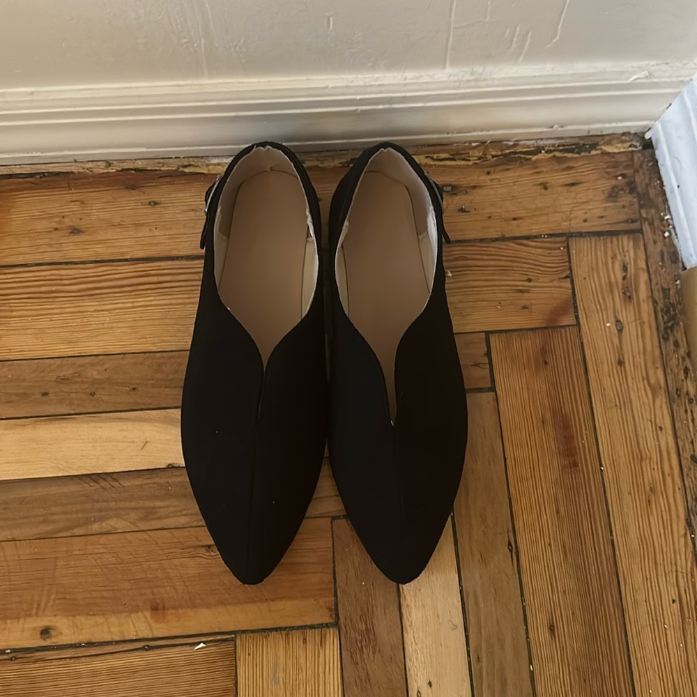 Black pointed flats